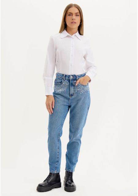 Calça Mom Jeans com Aplicação