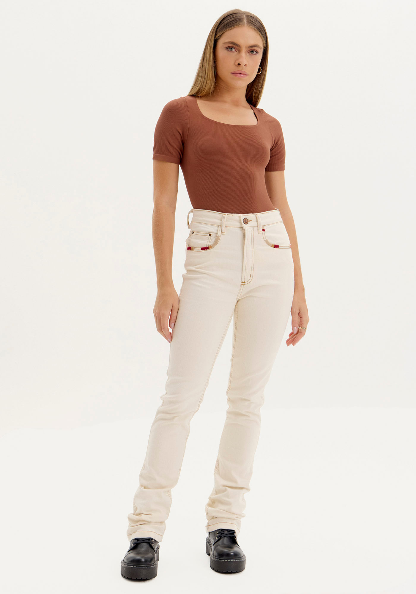 Calça Boot Cut Sarja