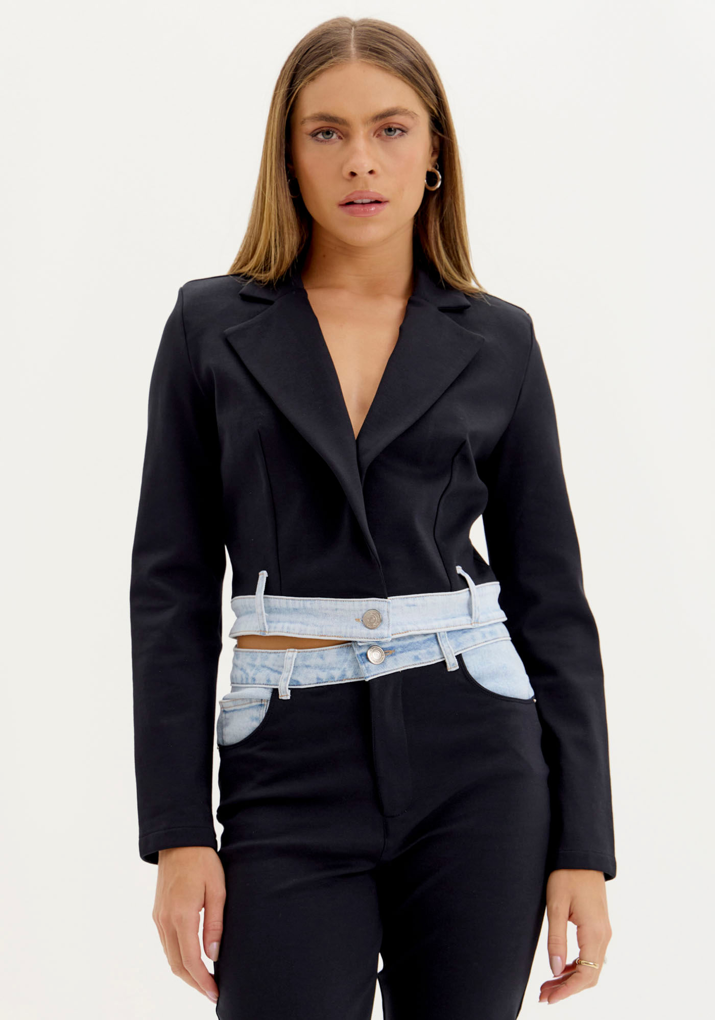 Blazer Cropped com Recortes