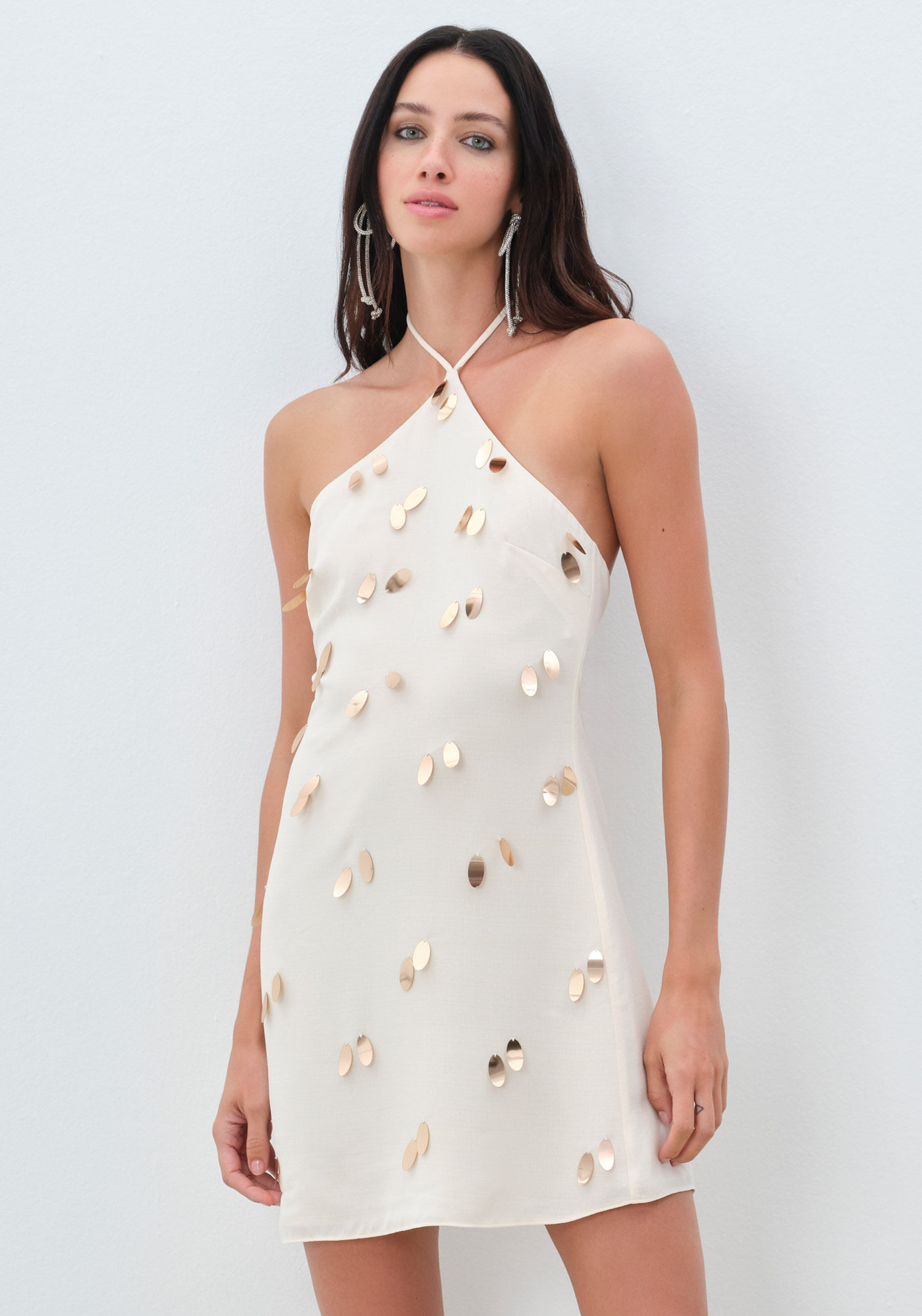 Vestido Curto Frente Única com Aplicações