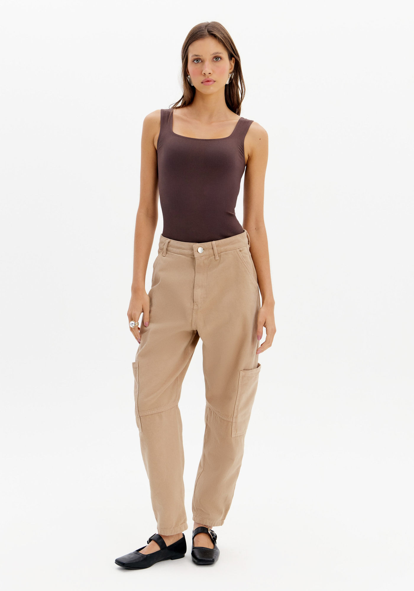 Calça Sarja Slouchy Cintura Super Alta e Bolso Cargo