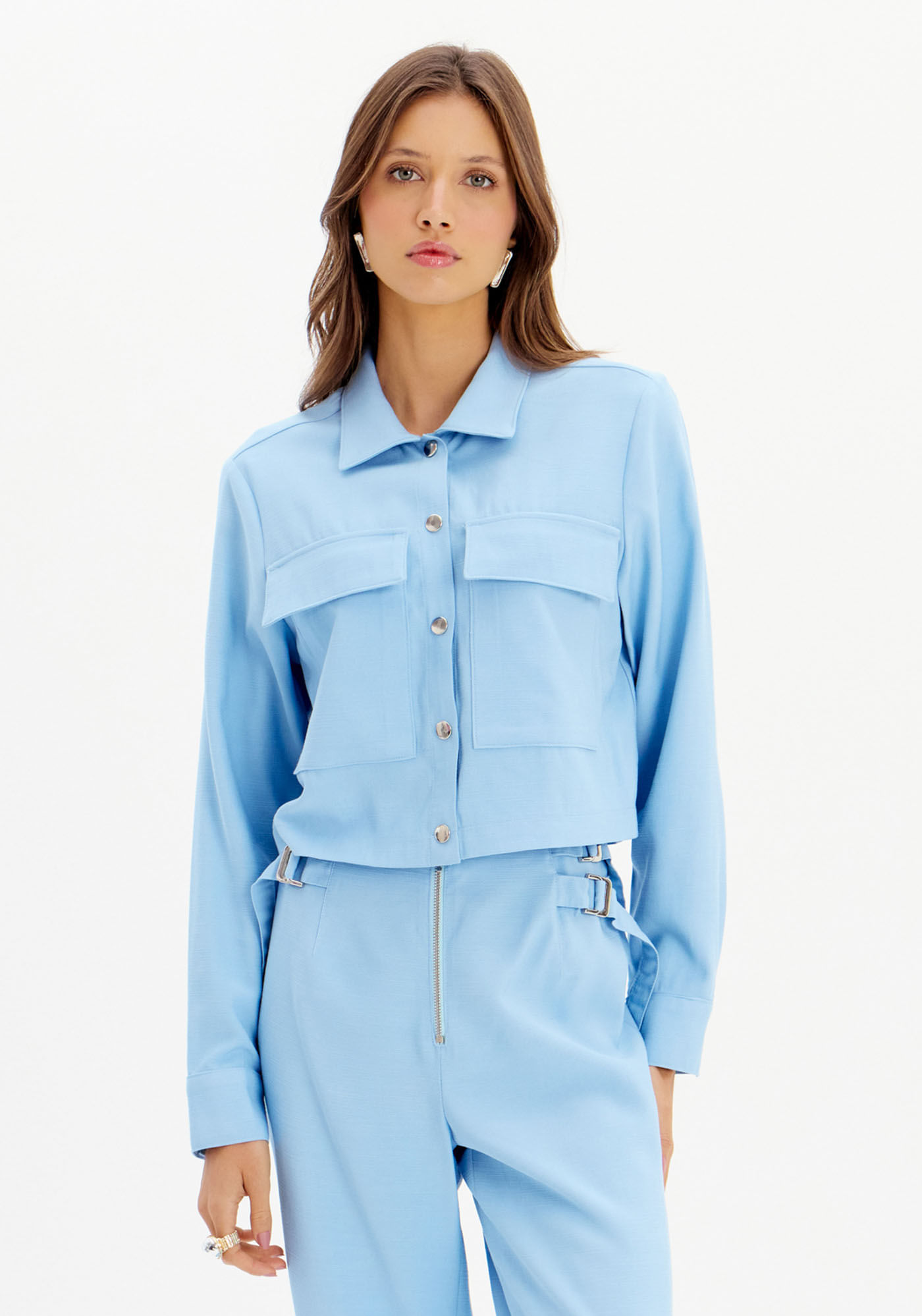 Camisa Cropped Com Bolsos