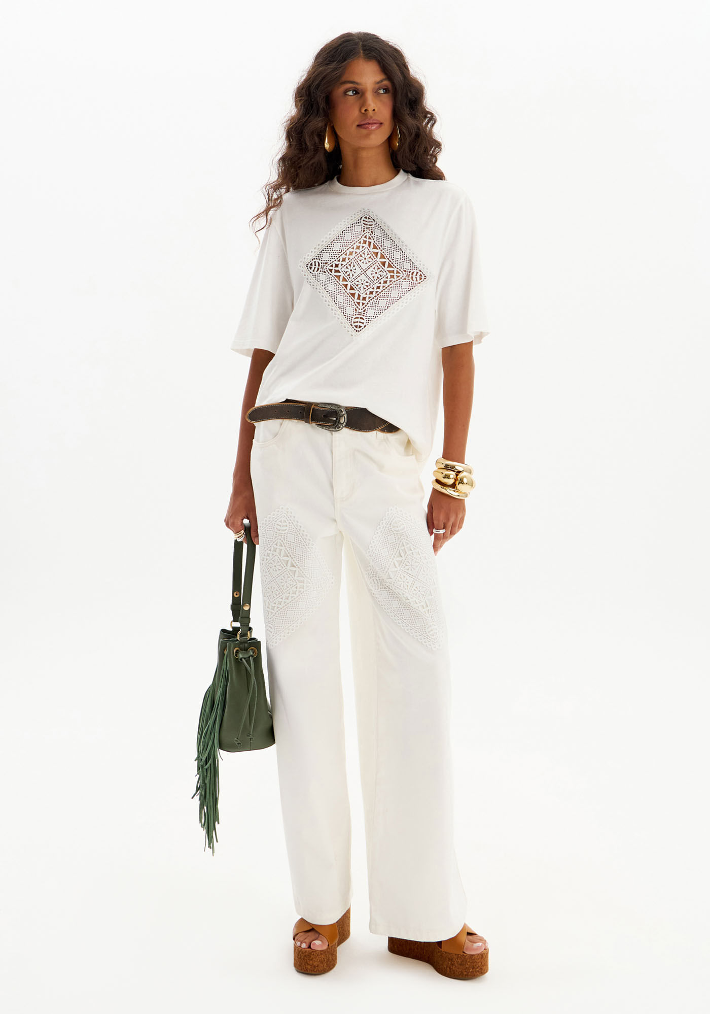 Calça Sarja Wide Leg com Aplicação