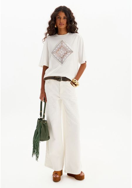 T-Shirt Oversized Com Aplicação