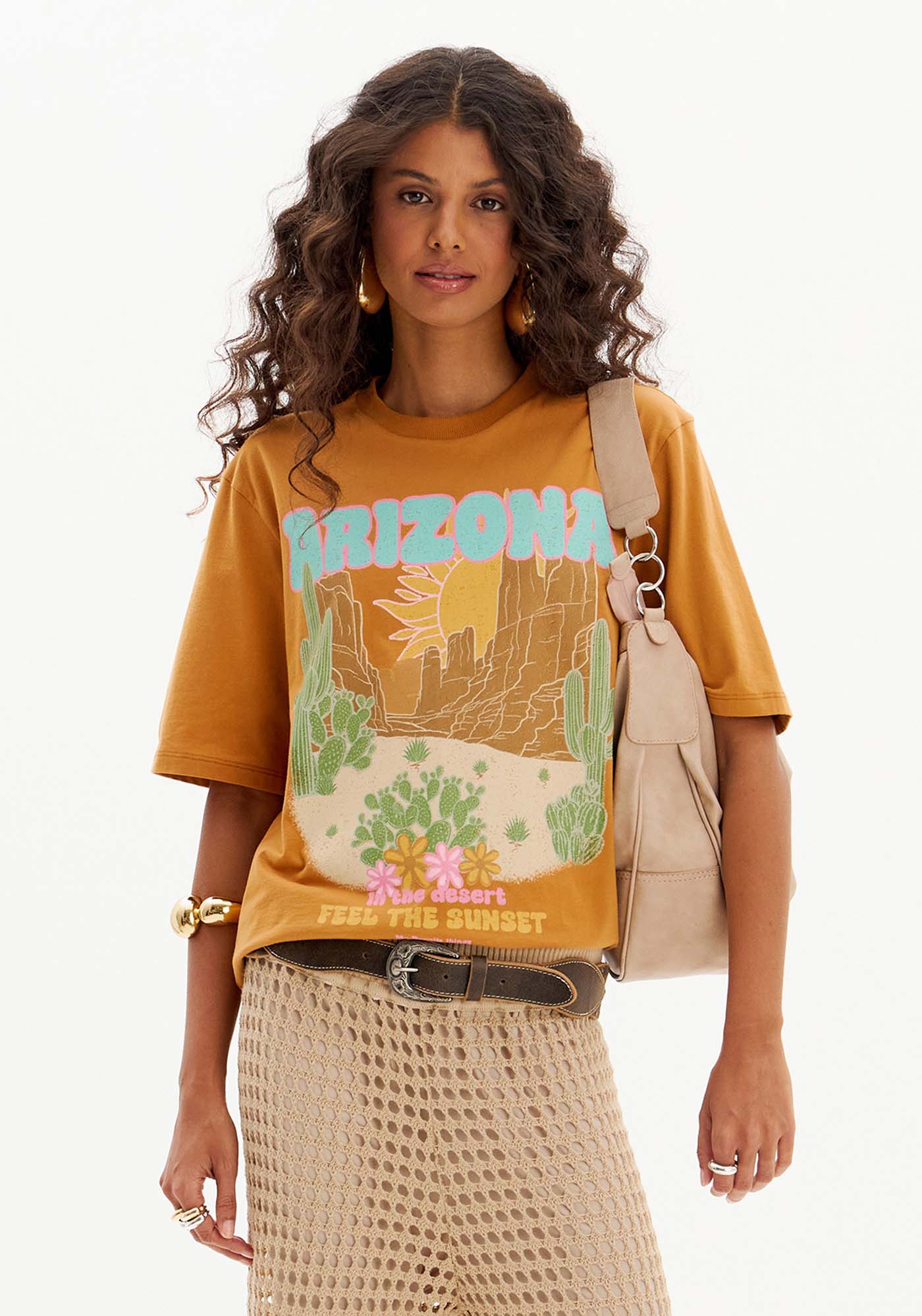 T-Shirt Oversized Manga Curta Com Estampa
