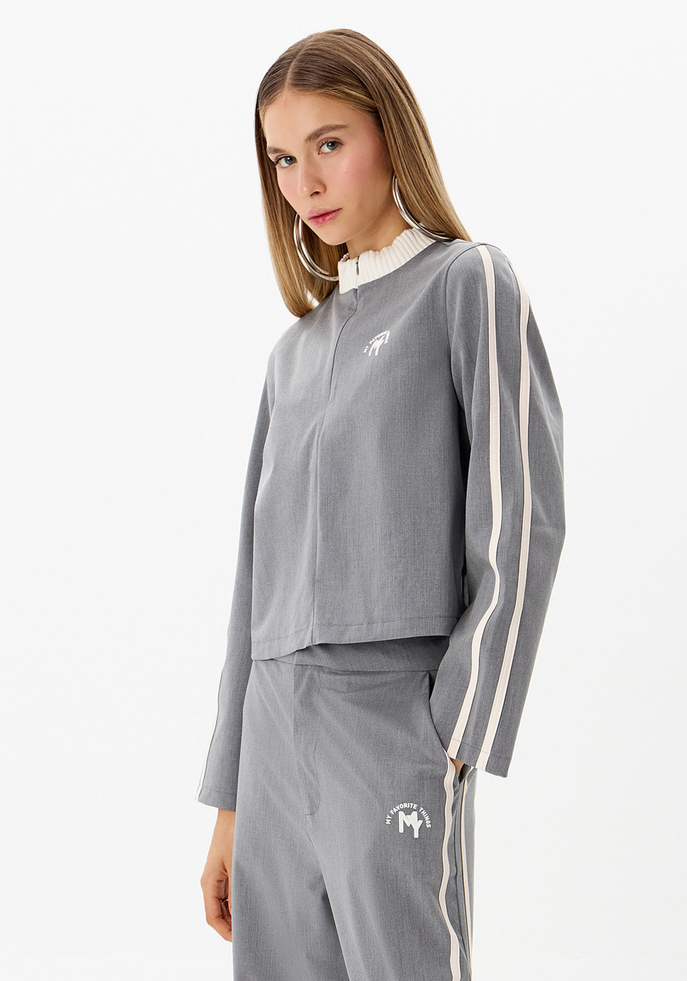 Blusa Manga Longa Alfaiataria Zíper Frontal