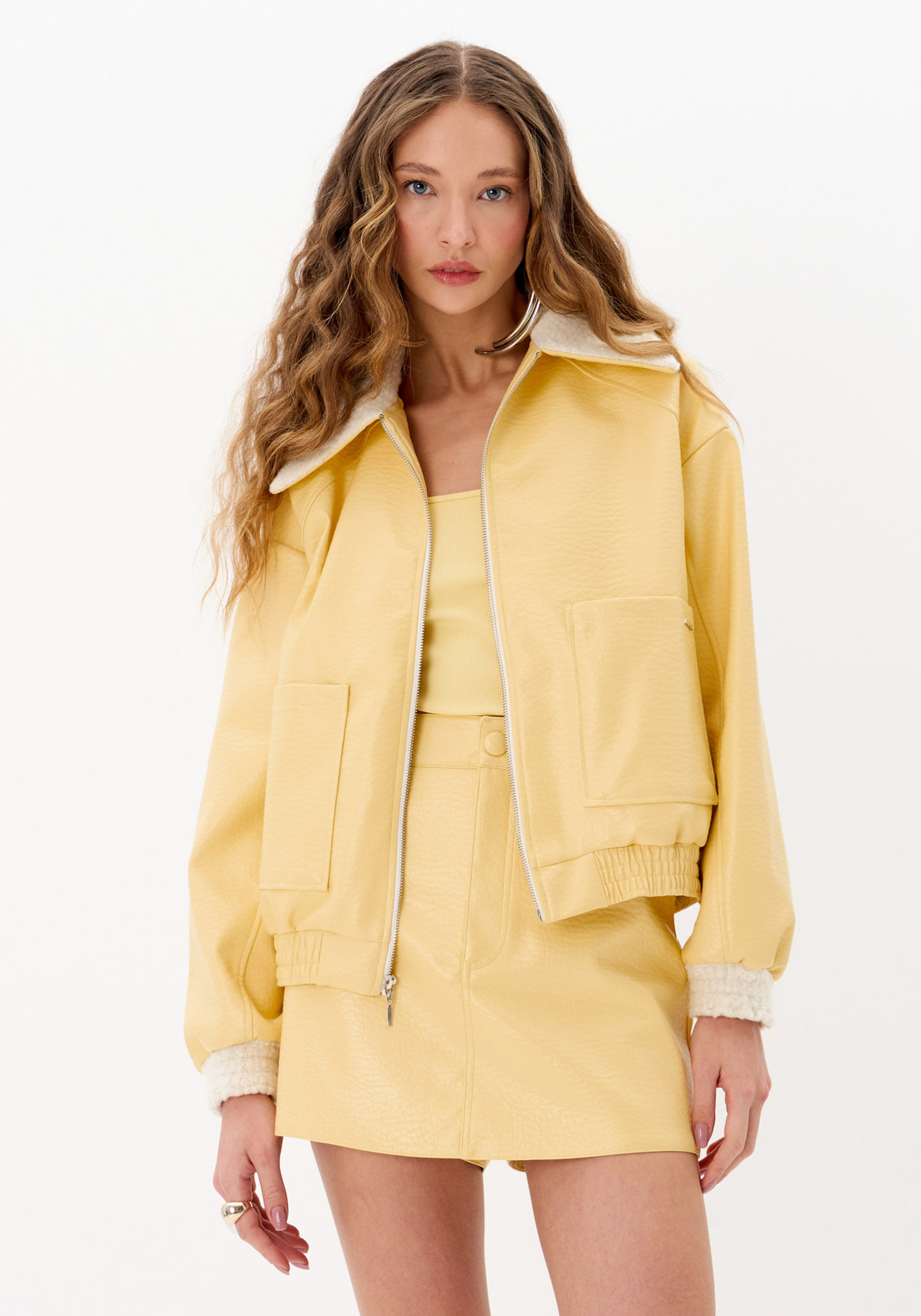 Jaqueta Oversized Com Detalhe De Pelo