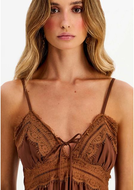 Blusa Assimétrica De Alça com Renda