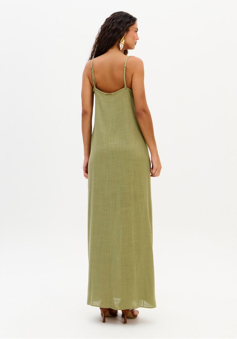 Vestido super midi linho marrom - vista traseira com decote levemente arredondado e caimento reto até o tornozelo