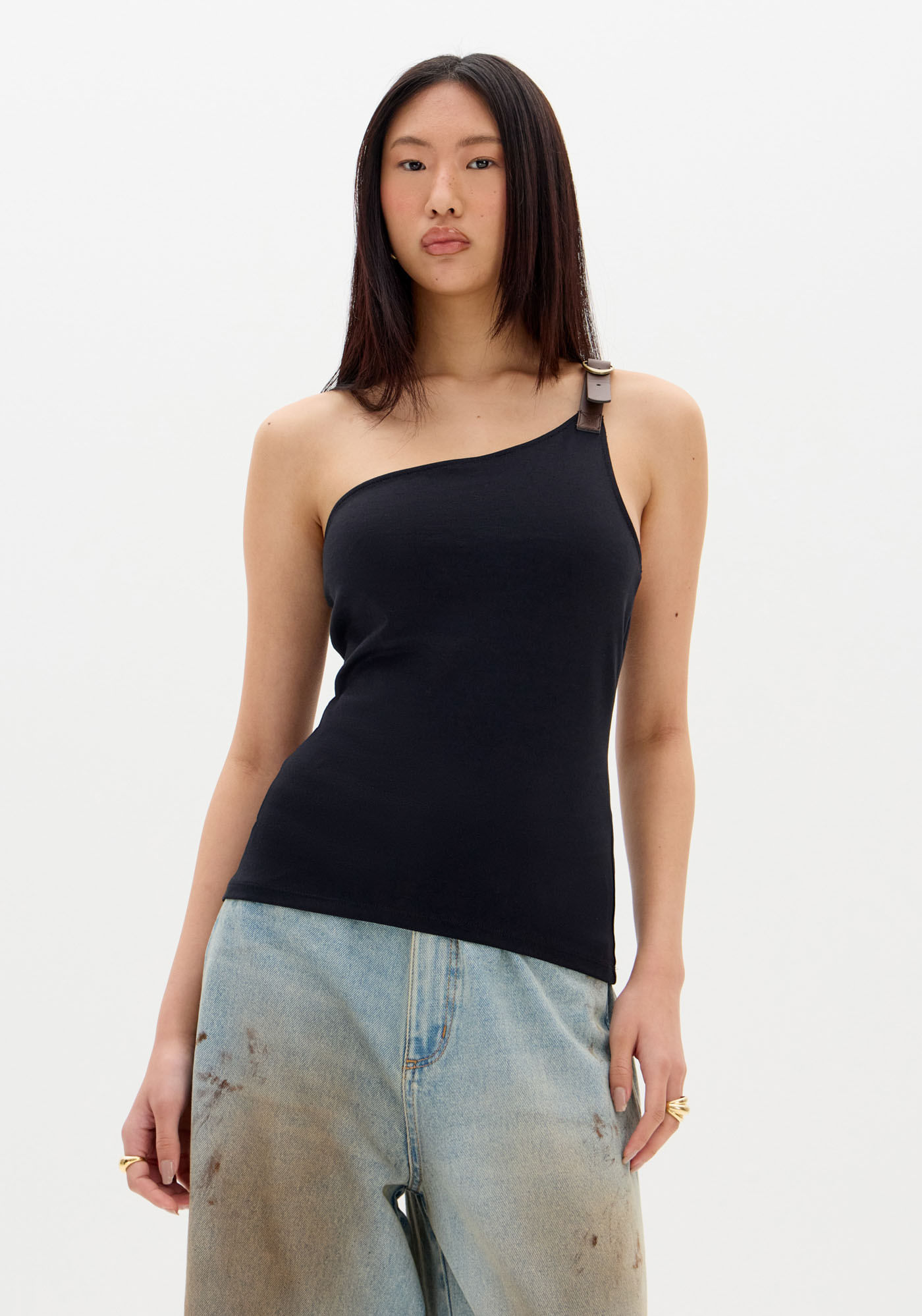 Blusa Ombro Único Com Fivela