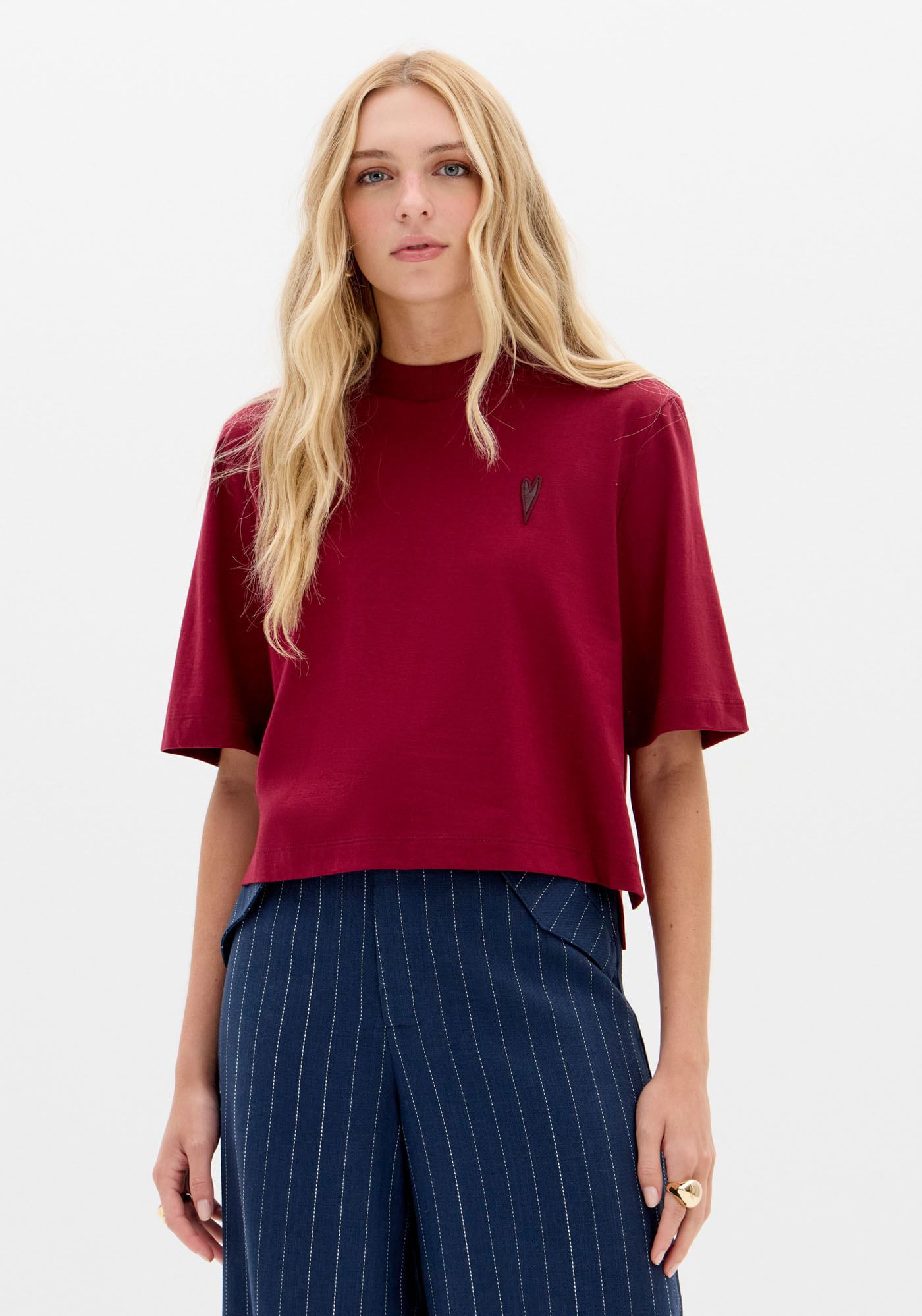T-Shirt Oversized Com Bordado