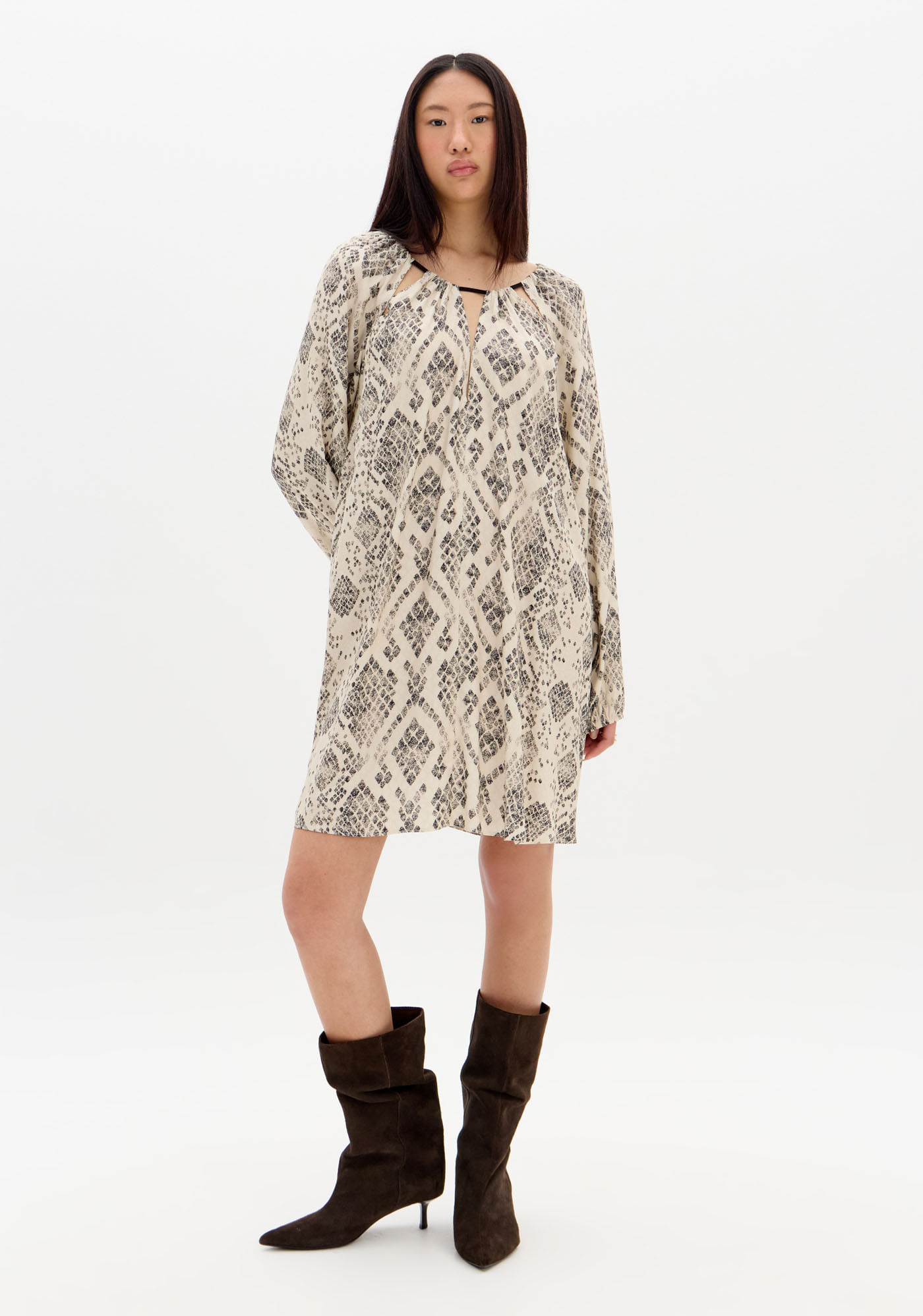 Vestido Curto Manga Longa Estampado