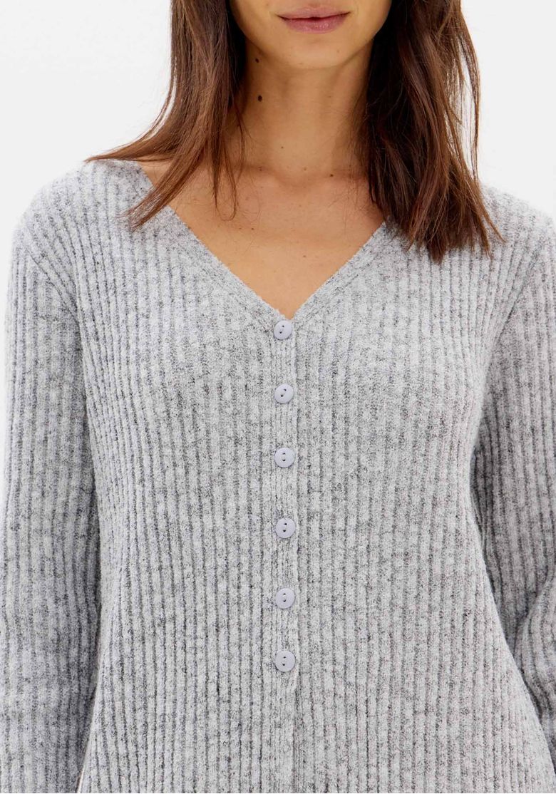 Conjunto tricô cinza - cardigã alongado combinado com calça canelada de perna longa, modelagem relax e comprimento alongado