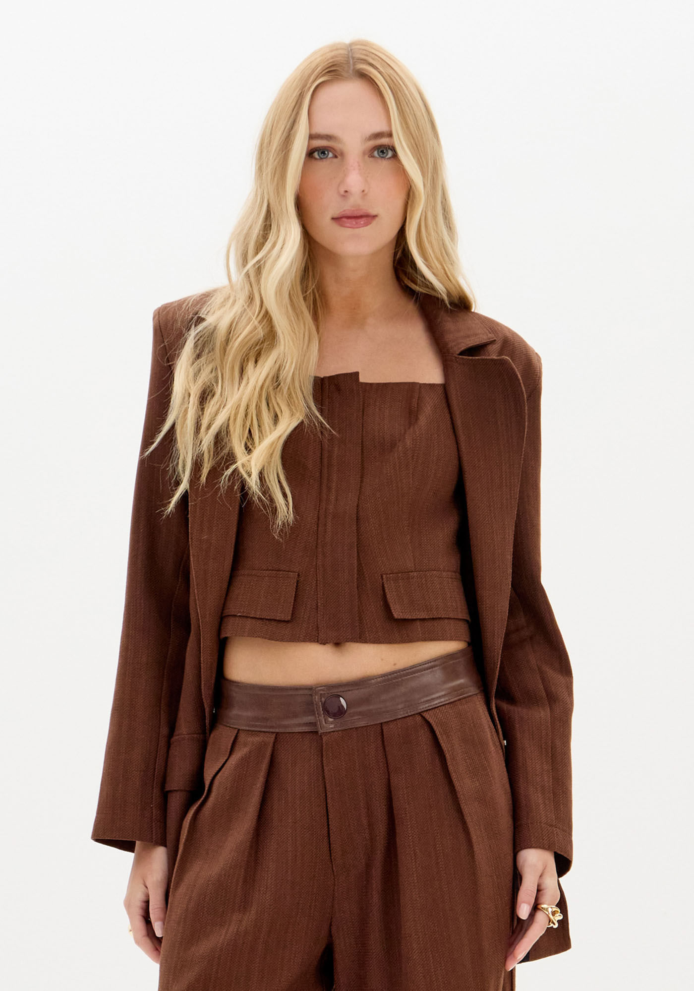 Blusa Curta De Alça Com Lapela