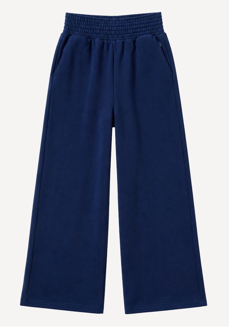 Calça Moletom Wide Leg Azul em Flat Lay Exibindo Barra Reta e Comprimento Longo