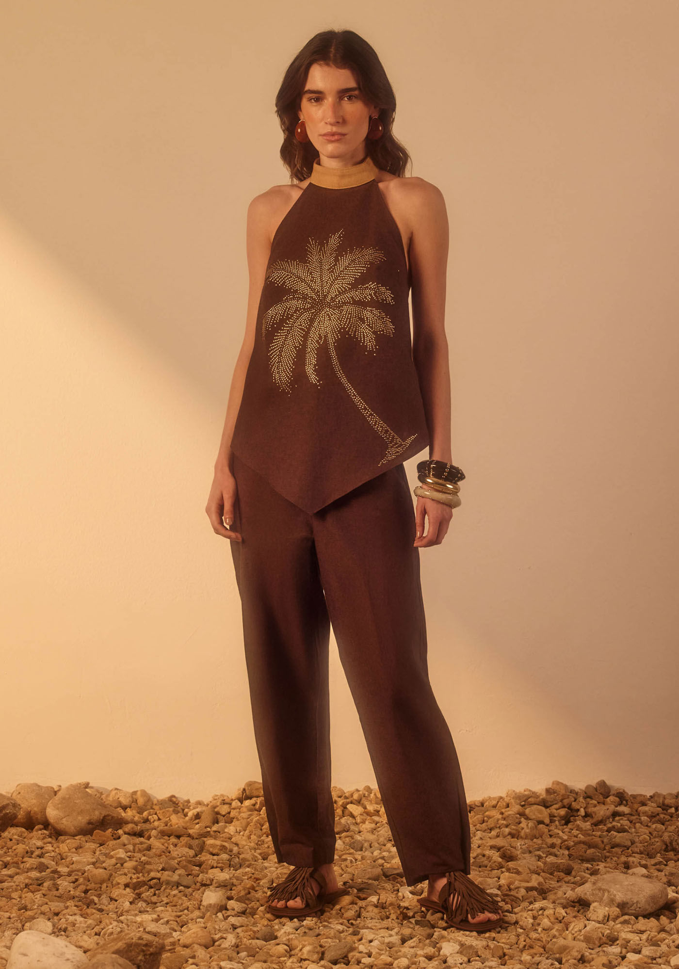 Blusa Frente Única Com Aplicação