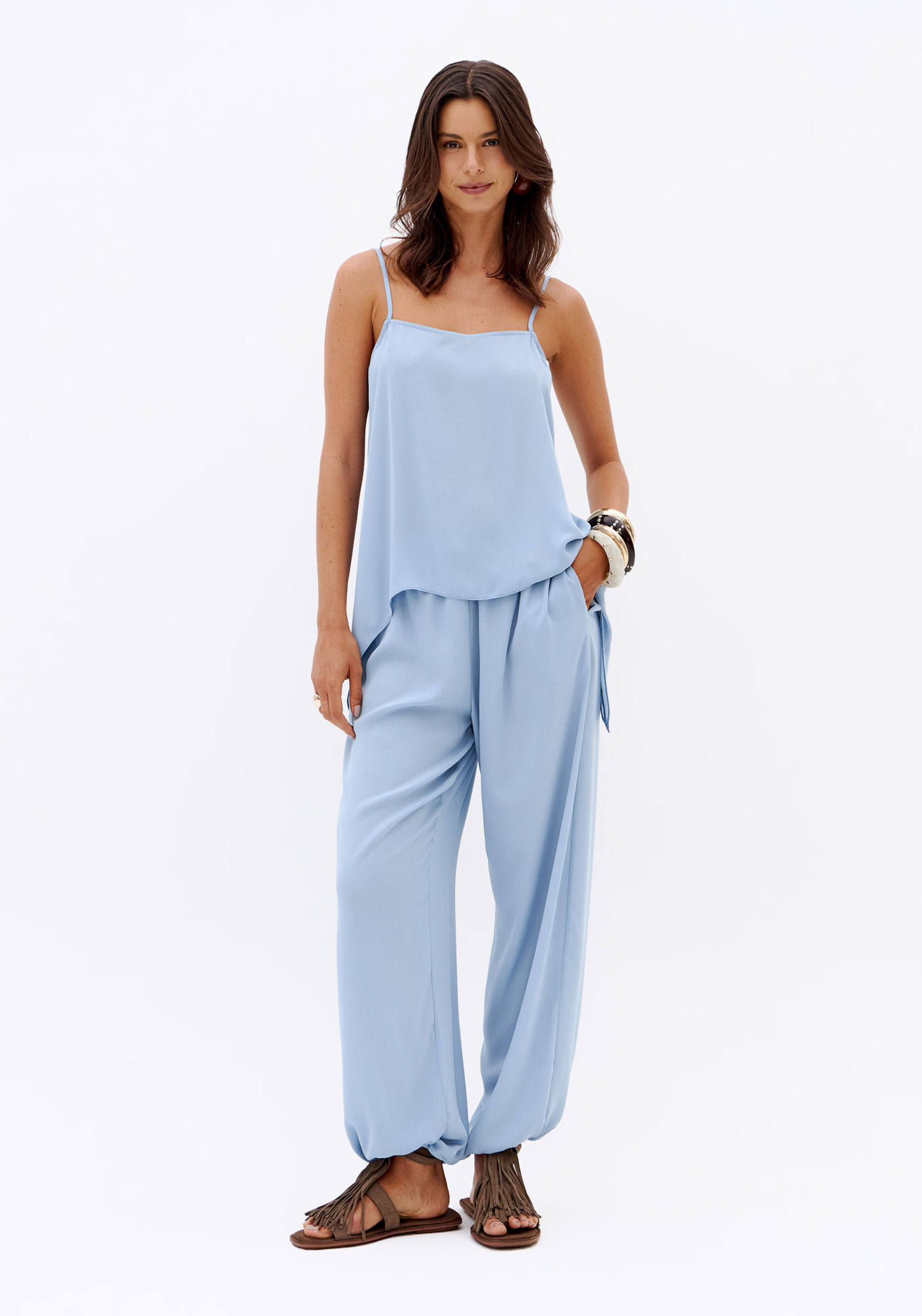 Calça Carrot Fluida Cintura Média